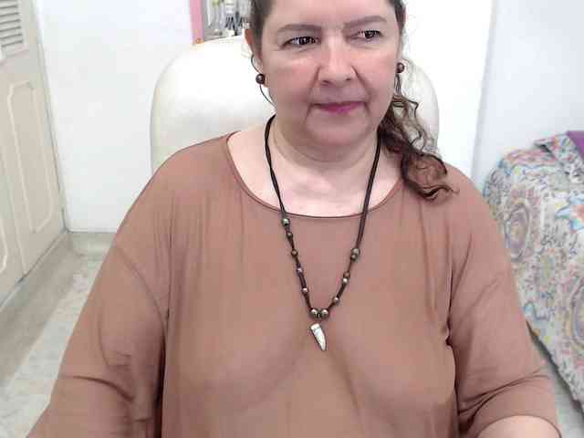 leonela-68