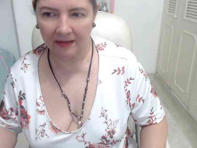leonela-68 webcam