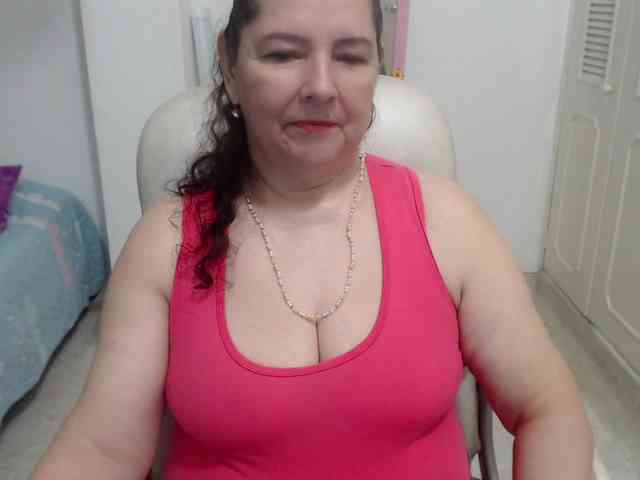 leonela-68 webcam
