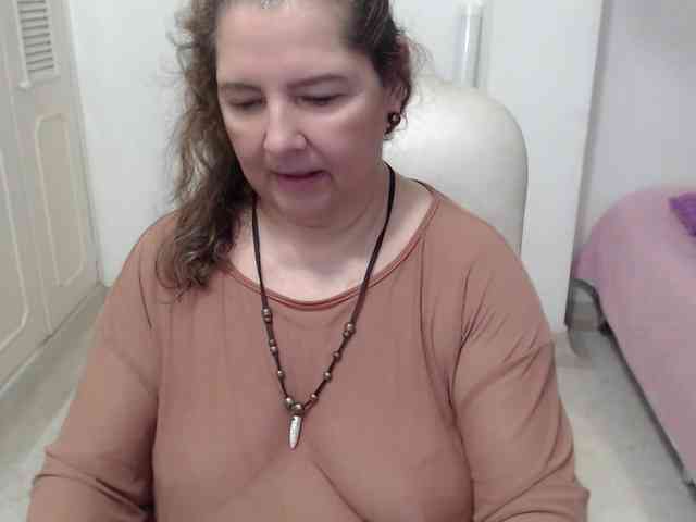 leonela-68