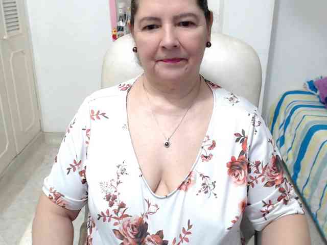 leonela-68
