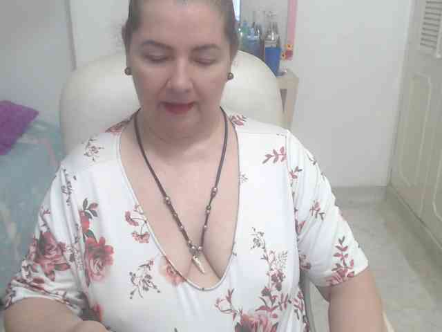 leonela-68 webcam