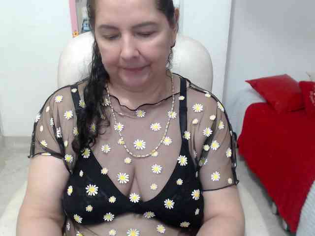 leonela-68 webcam