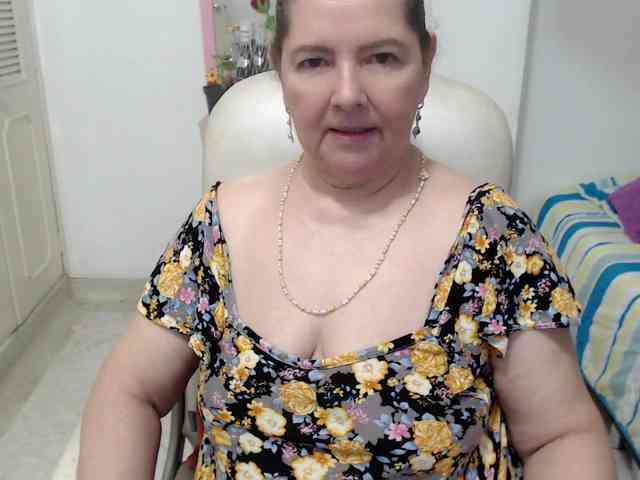 leonela-68