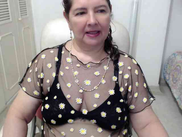 leonela-68 webcam