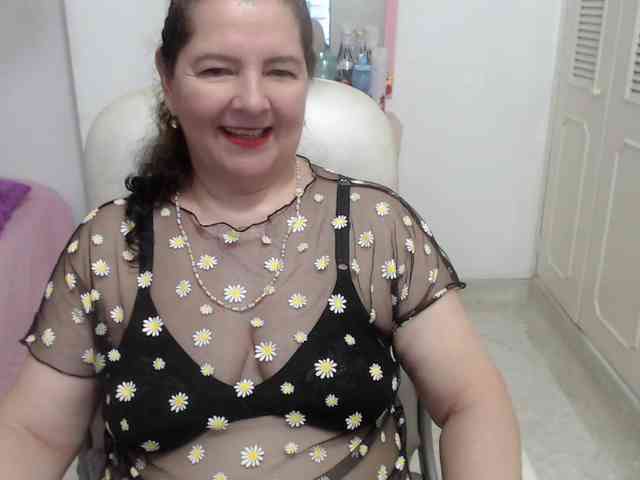 leonela-68 webcam