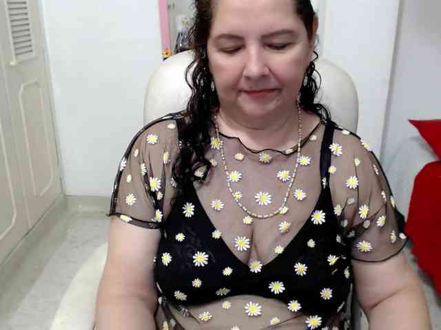 leonela-68