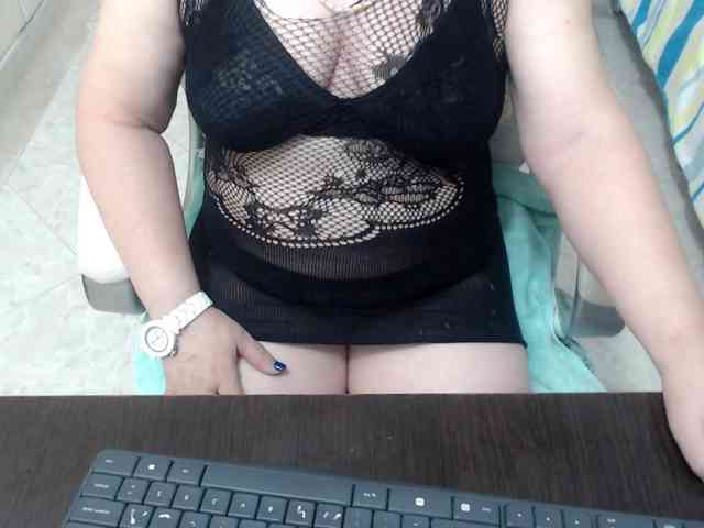 leonela-68 webcam