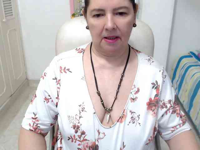 leonela-68 webcam