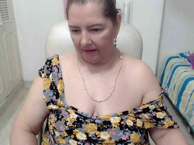 leonela-68 webcam