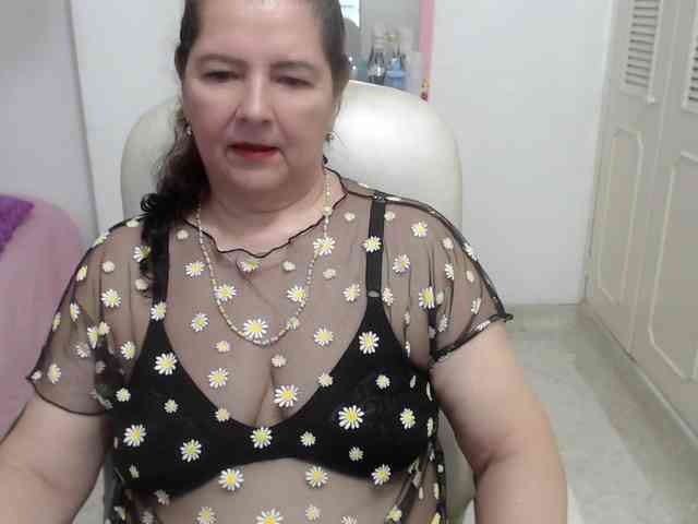 leonela-68 webcam