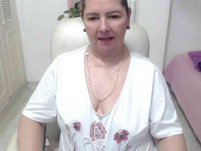 leonela-68 webcam
