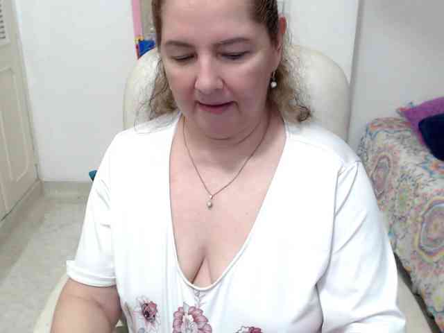 leonela-68 webcam