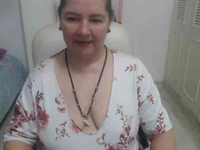 leonela-68 webcam