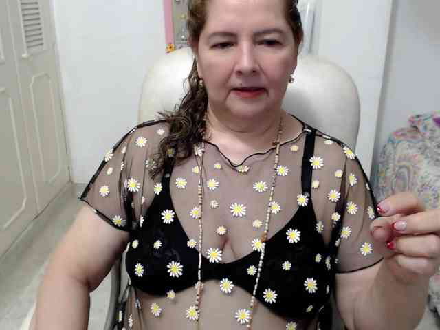 leonela-68 webcam