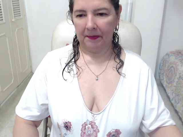 leonela-68 webcam