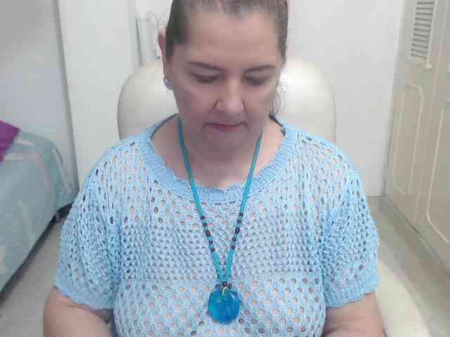 leonela-68 webcam