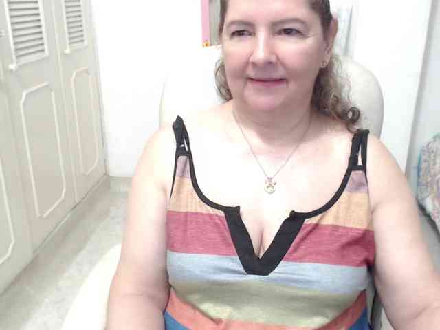 leonela-68 webcam