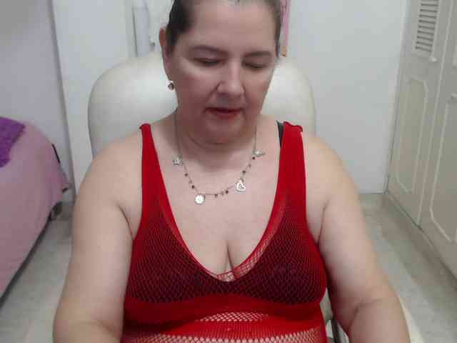 leonela-68 webcam