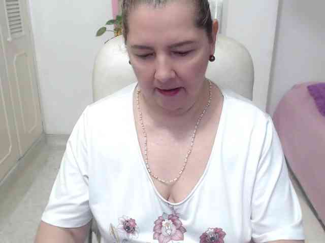 leonela-68 webcam
