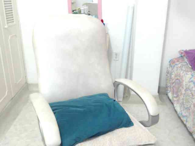leonela-68 webcam
