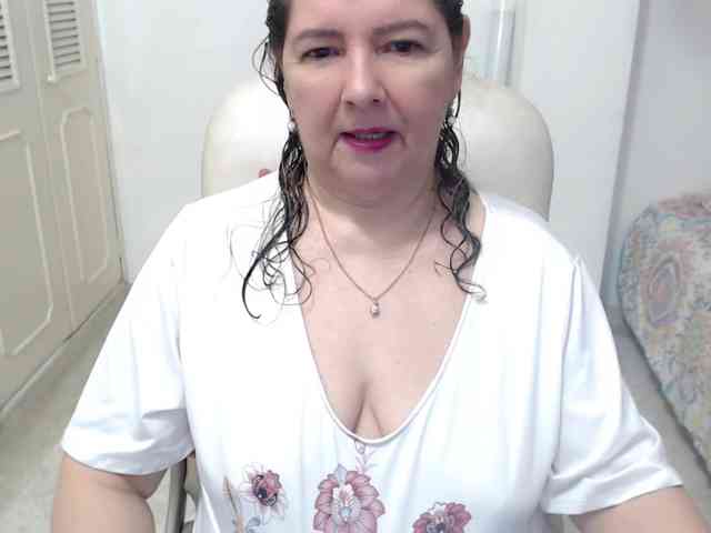leonela-68 webcam