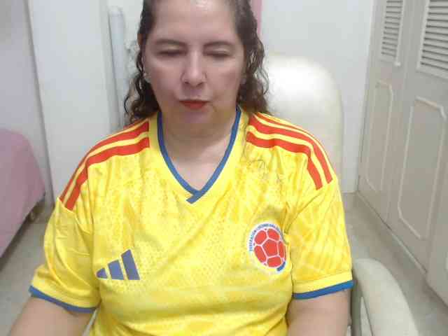 leonela-68 webcam