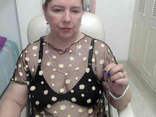 leonela-68 webcam