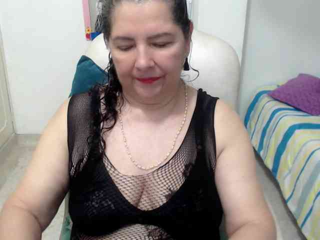 leonela-68 webcam