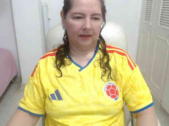leonela-68 webcam