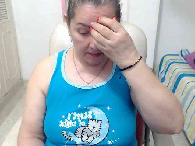 leonela-68 webcam