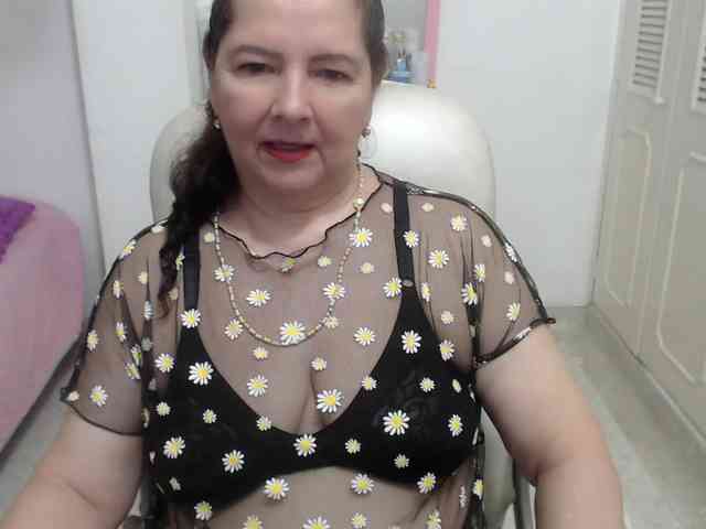 leonela-68 webcam