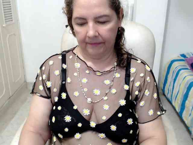 leonela-68 webcam