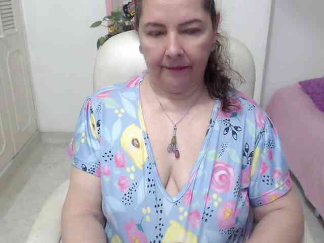 leonela-68 webcam