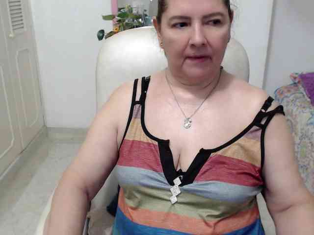 leonela-68 webcam