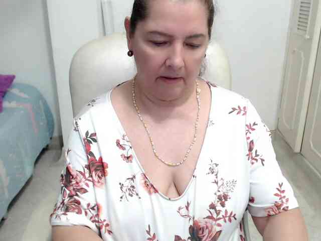 leonela-68 webcam