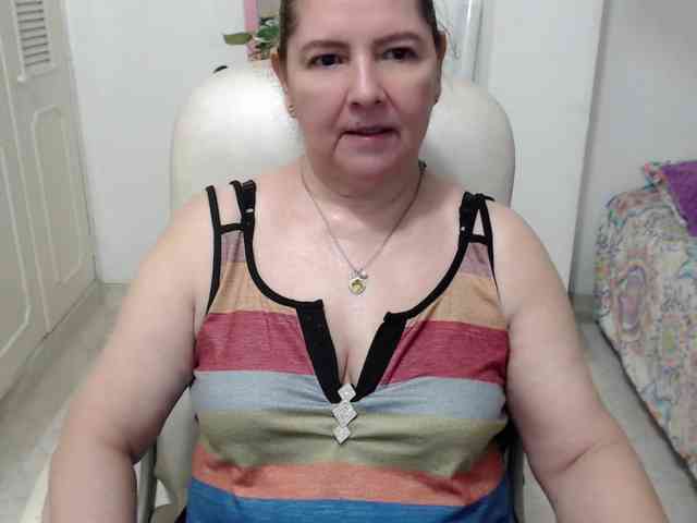 leonela-68 webcam