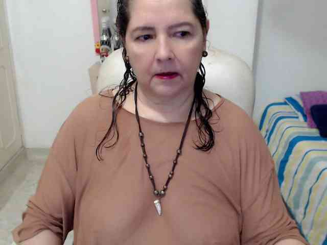 leonela-68