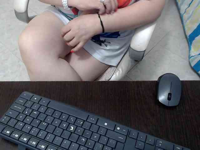 leonela-68 webcam