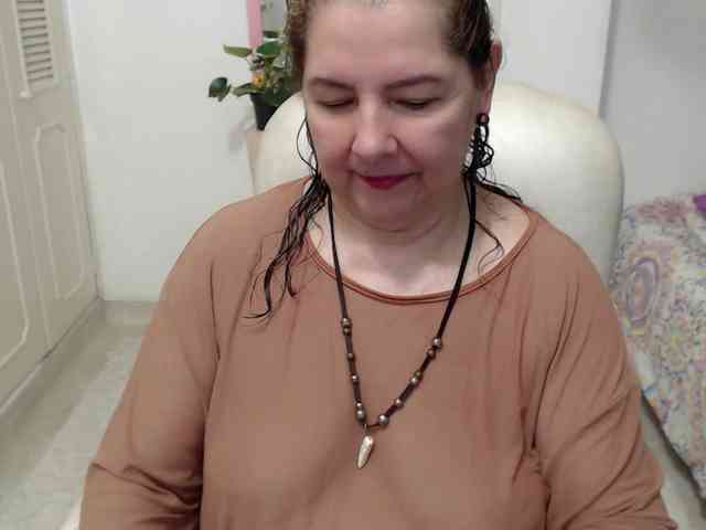 leonela-68 webcam