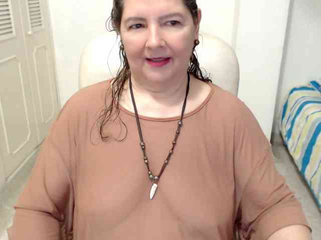leonela-68