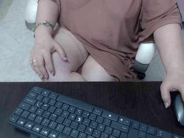 leonela-68 webcam