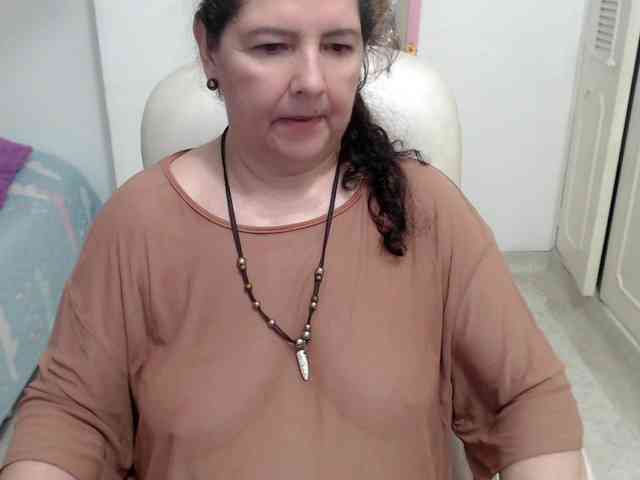 leonela-68 webcam