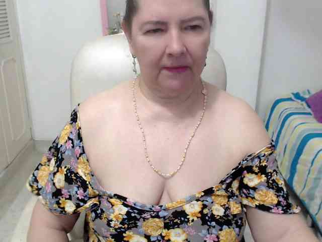 leonela-68 webcam