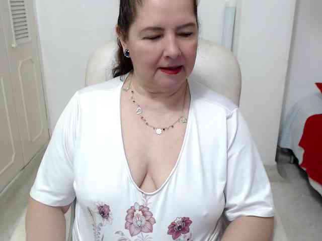 leonela-68 webcam