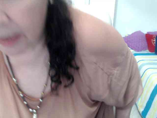 leonela-68 webcam
