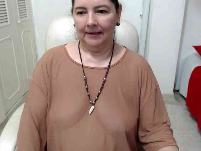 leonela-68