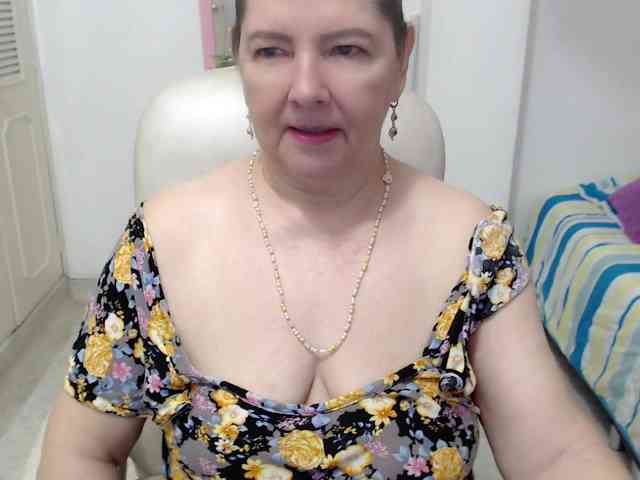 leonela-68 webcam