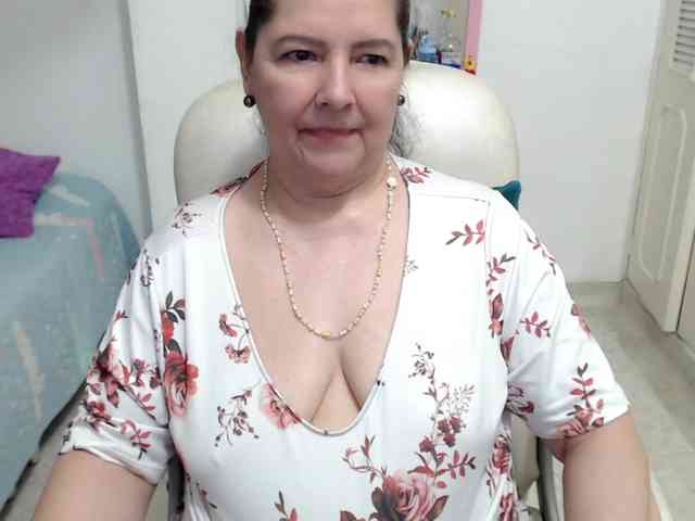 leonela-68 webcam