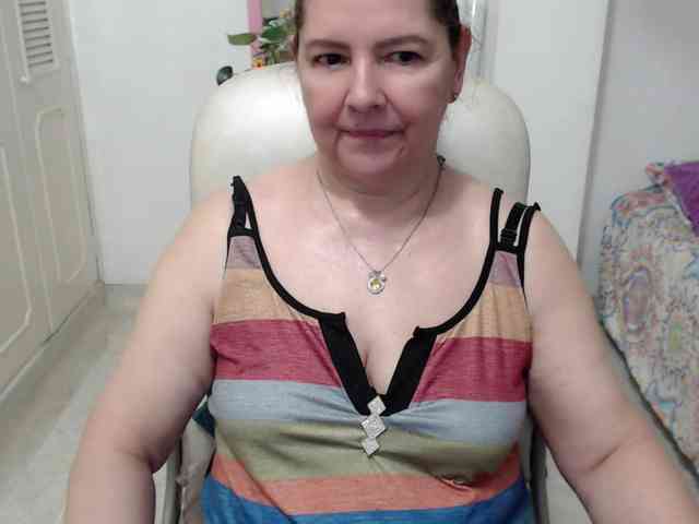 leonela-68 webcam